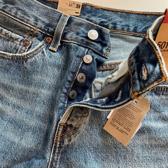 Levi's 501 Original Fit Womens Jeans Medium Wash Denim Patchwork‎ Size 25x30 NWT - Picture 4 of 11